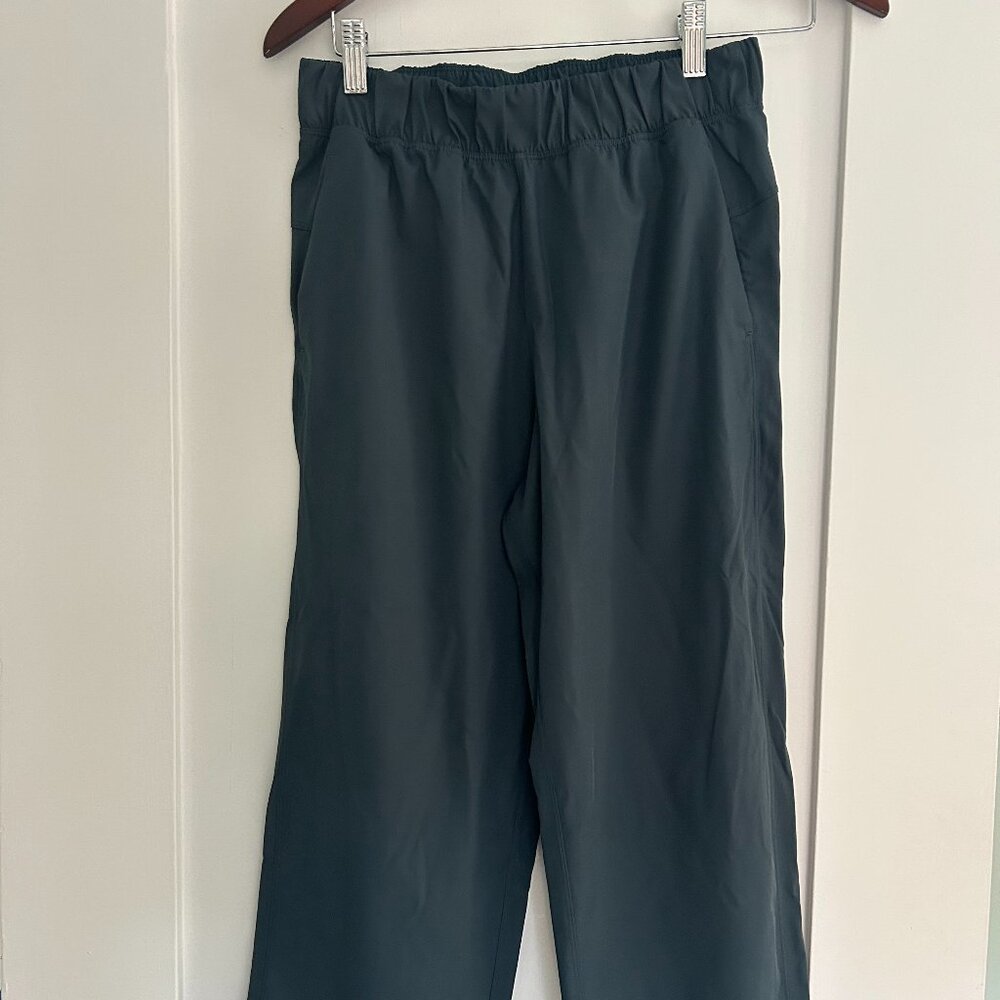 Lululemon Cropped light weight track pant
